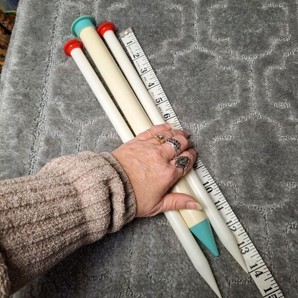 BATES BOYE PLASTIC KNITTING NEEDLES (4) SIZES 19-50 SINGLE POINT 13.5-14 IN VTG - Picture 3 of 7